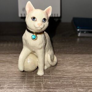 Lenox Cream and Blue Cat Figurine with Regal Charm